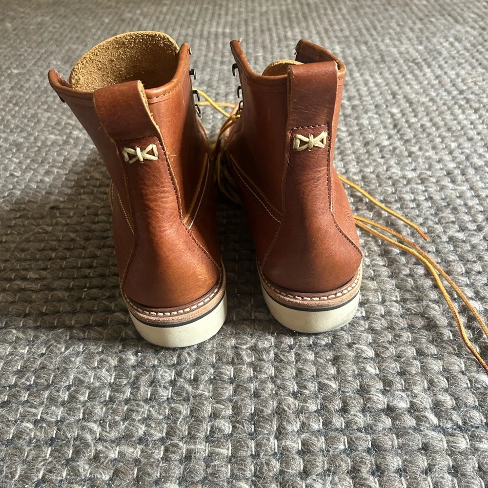 G.H. Bass & Co. Brown Leather Moc Toe Lace-Up Boots w/ Vibram soles